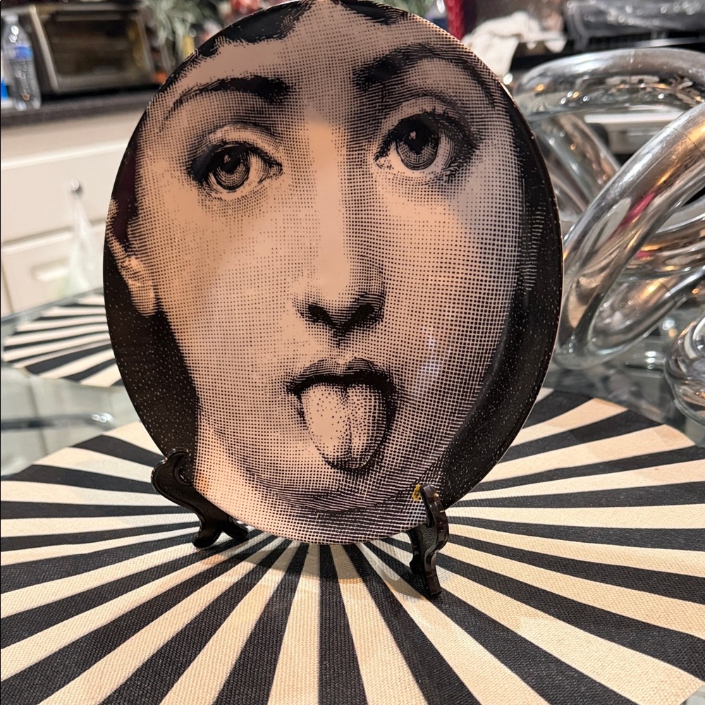 Modern Artistic Black and White Face Plate